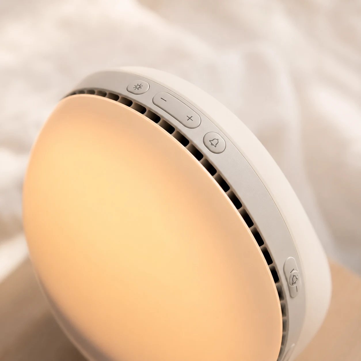 Close-up of Philips SmartSleep HF3520/60 top controls and vent ring